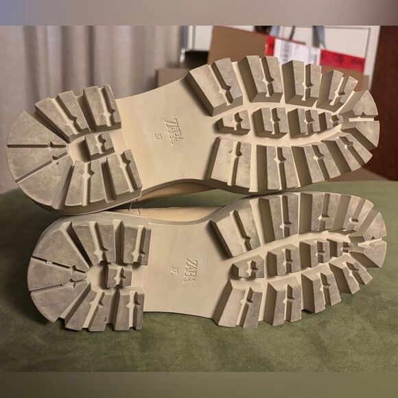 Zara Cream Leather Chunky Lug Sole Platform High Ankle Chelsea Boot Sz 6.5 (37) - Picture 5 of 7